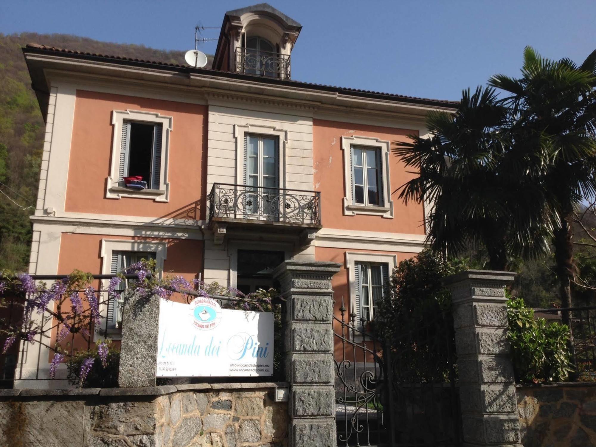 B&B Villa Dei Pini กันโนบีโอ ภายนอก รูปภาพ