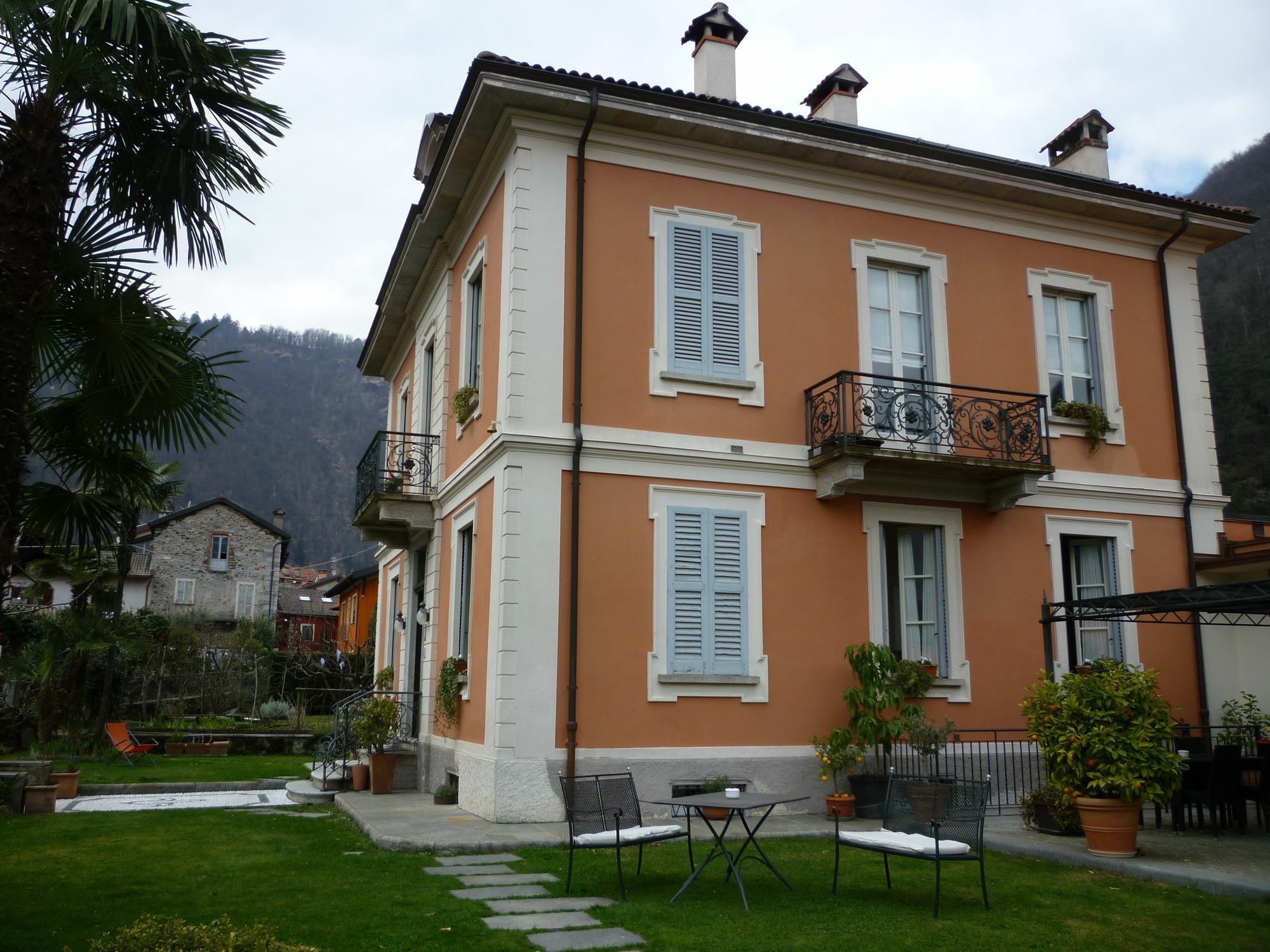 B&B Villa Dei Pini กันโนบีโอ ภายนอก รูปภาพ