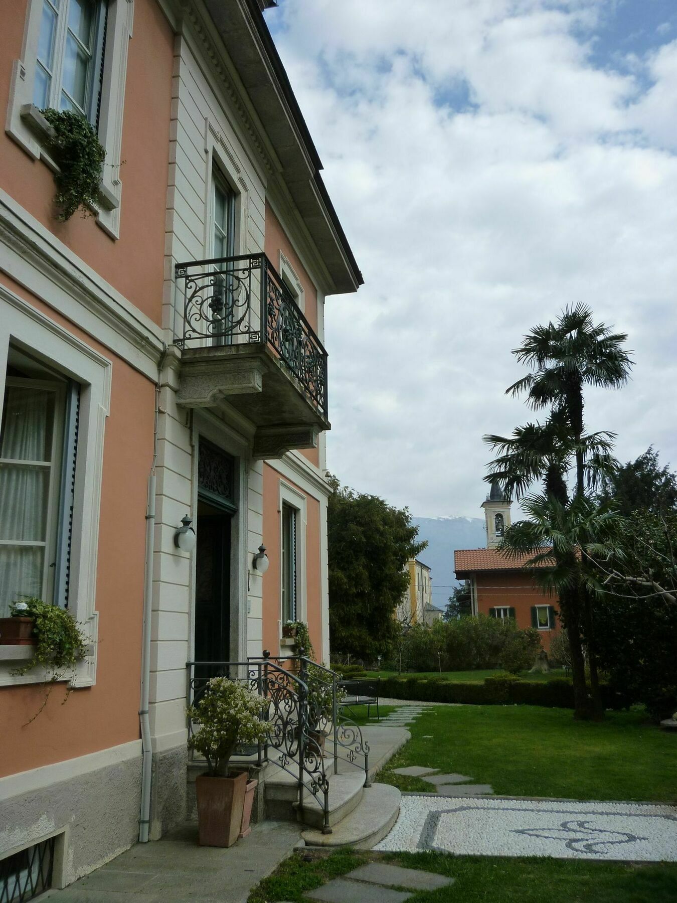 B&B Villa Dei Pini กันโนบีโอ ภายนอก รูปภาพ