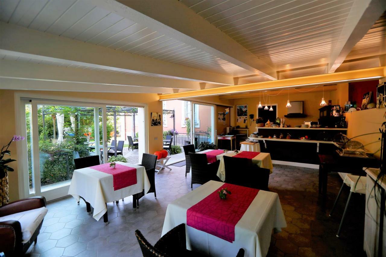B&B Villa Dei Pini กันโนบีโอ ภายนอก รูปภาพ