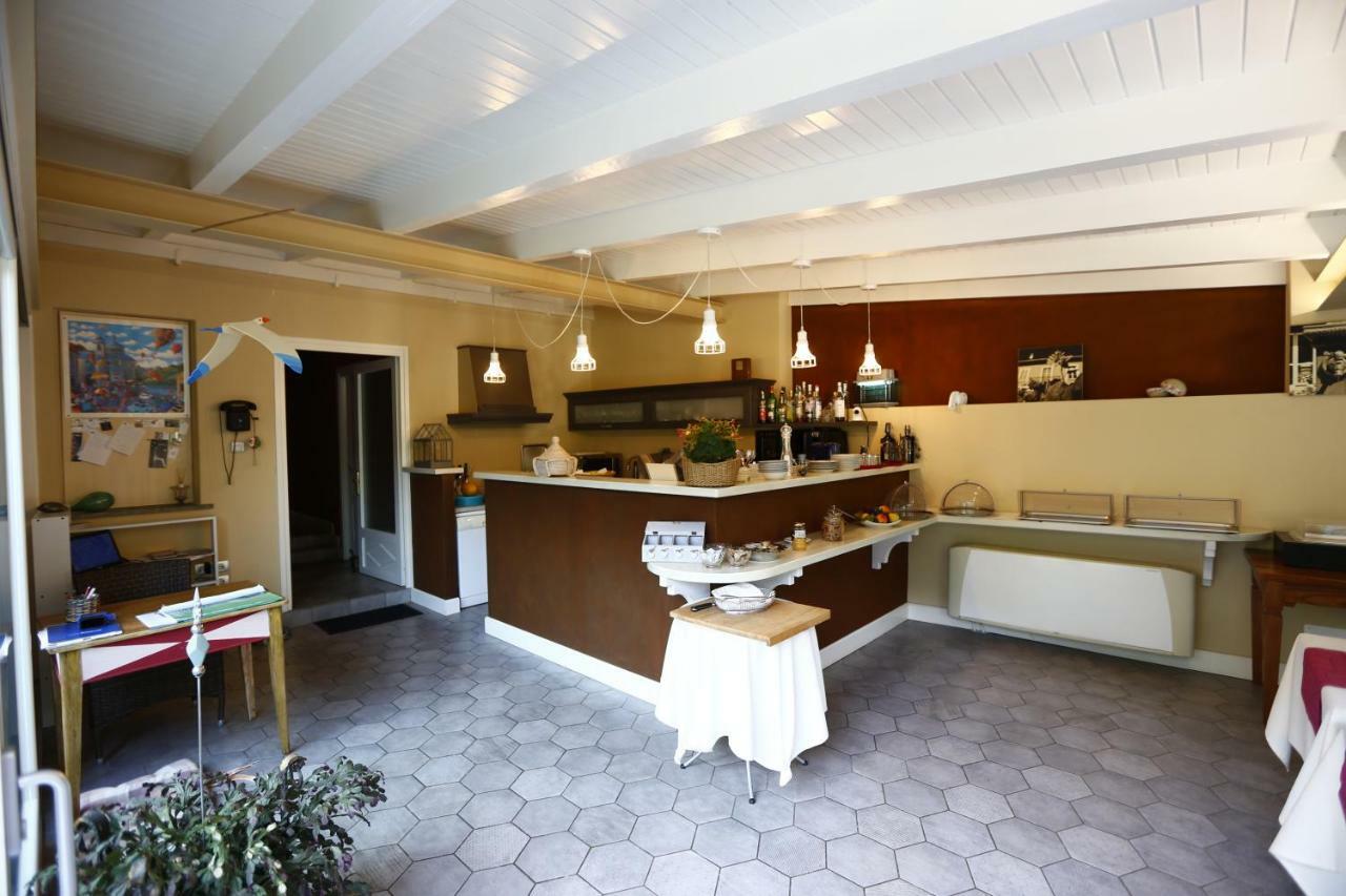 B&B Villa Dei Pini กันโนบีโอ ภายนอก รูปภาพ