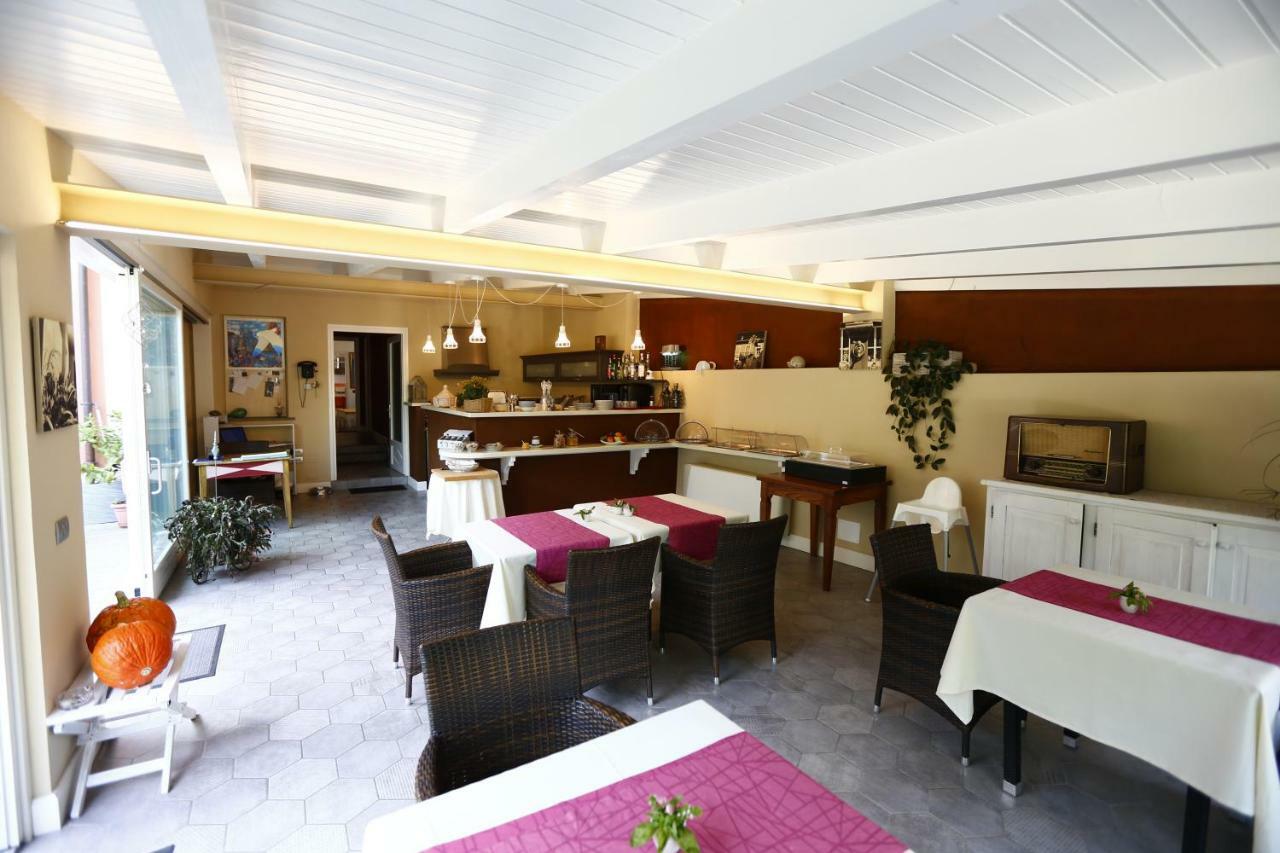 B&B Villa Dei Pini กันโนบีโอ ภายนอก รูปภาพ