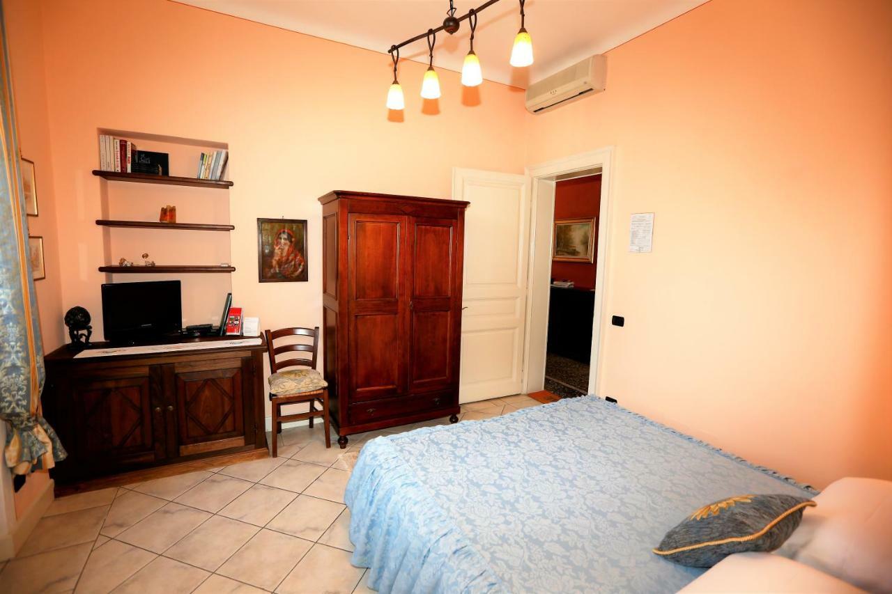 B&B Villa Dei Pini กันโนบีโอ ภายนอก รูปภาพ